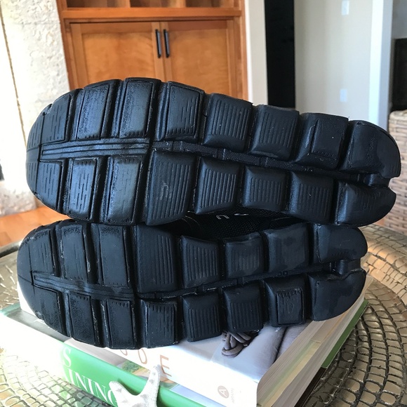 ON CLOUD WOMEN ALL BLACK RUNNING SHOES - Picture 11 of 11